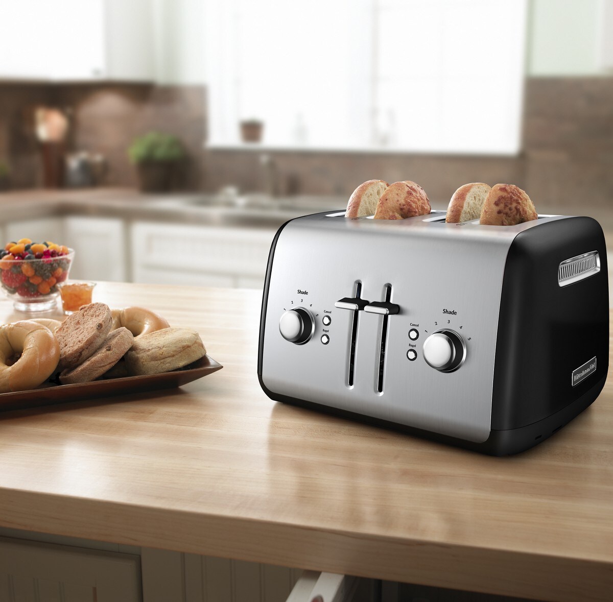 4-Slice Toaster with Manual High-Lift Lever - Onyx Black - Image 3