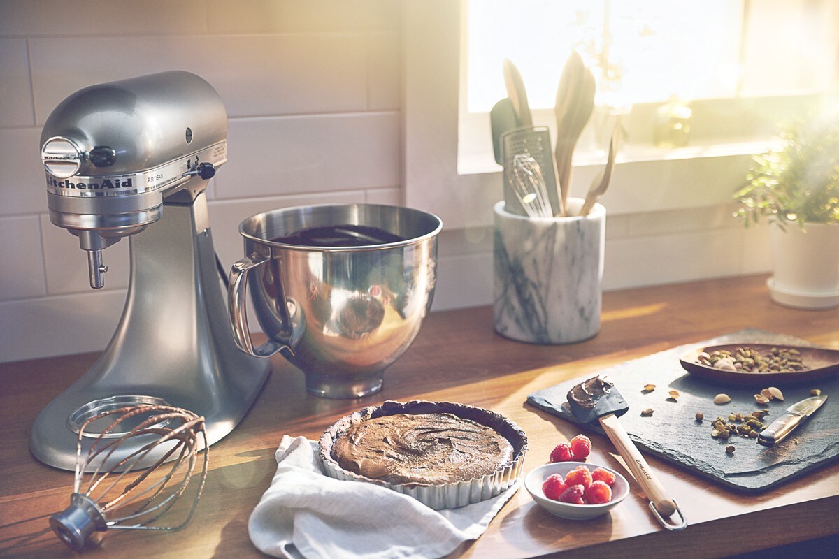 Value Bundle Artisan® Series 5 Quart Tilt-Head Stand Mixer with Flex Edge Beater - Contour Silver - Image 3