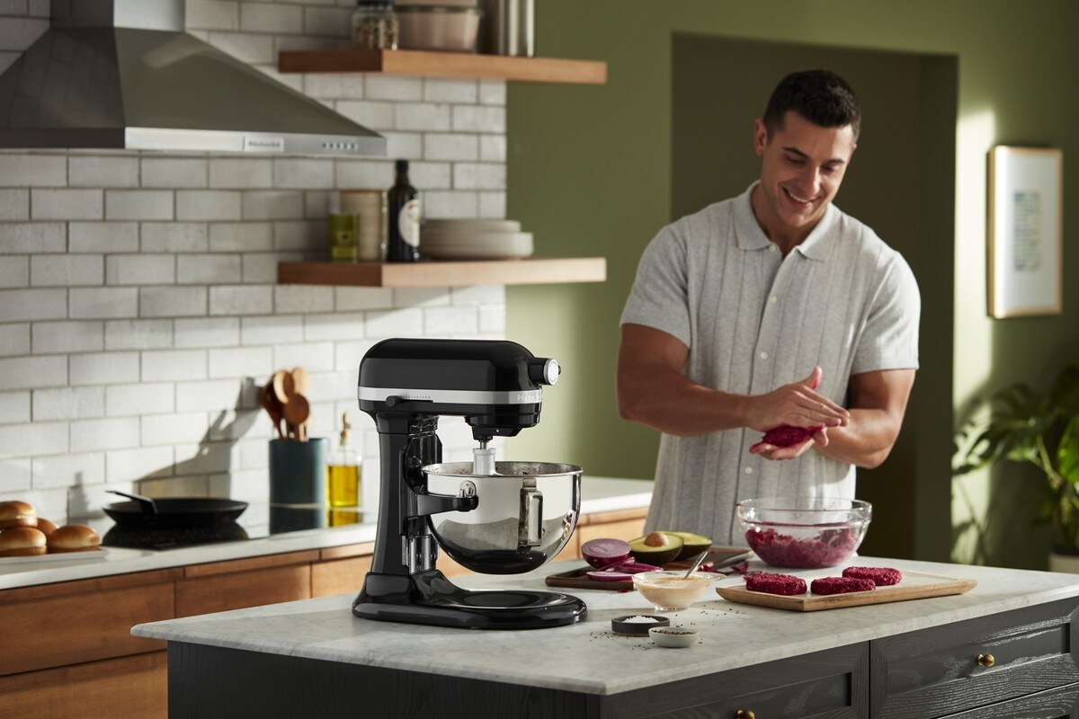 KitchenAid® 5.5 Quart Bowl-Lift Stand Mixer - Onyx Black - Image 7
